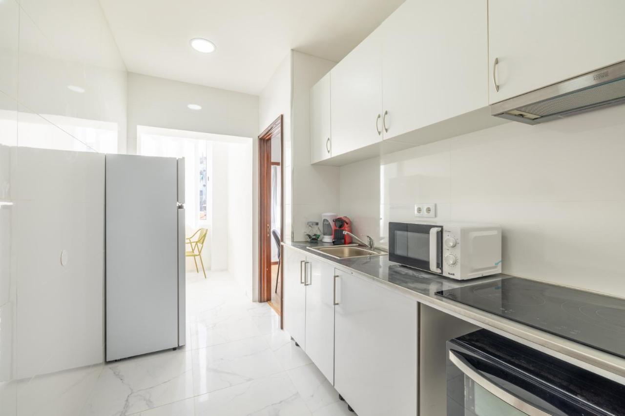 Ferienwohnung Downtown 2 Minutes By Walk To Center And Metro-Direct To Airpot T4 Porto Exterior foto
