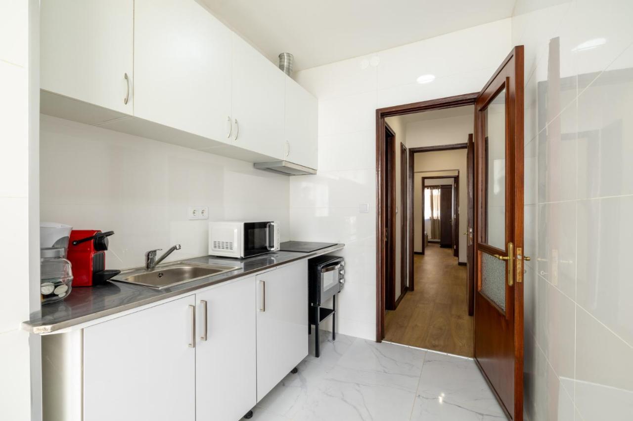 Ferienwohnung Downtown 2 Minutes By Walk To Center And Metro-Direct To Airpot T4 Porto Exterior foto