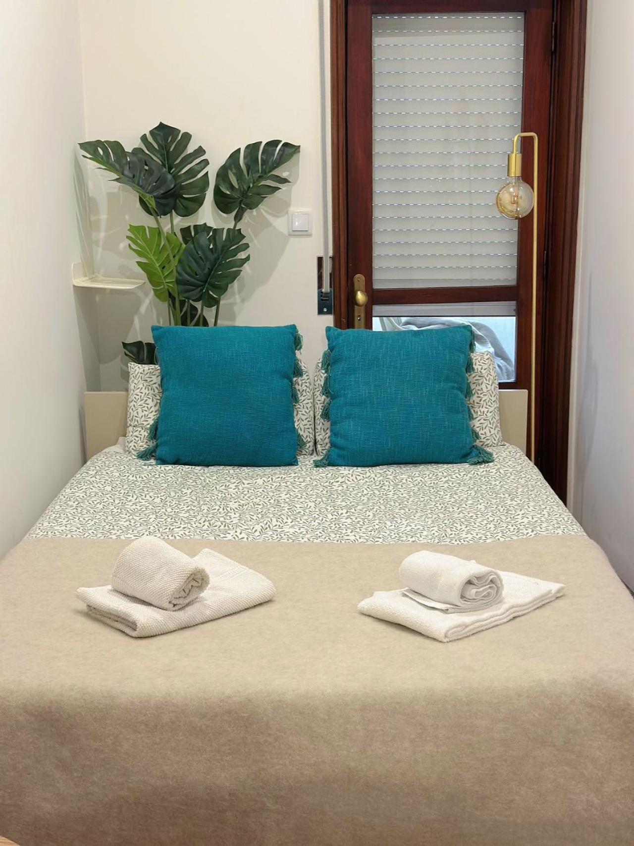 Ferienwohnung Downtown 2 Minutes By Walk To Center And Metro-Direct To Airpot T4 Porto Exterior foto