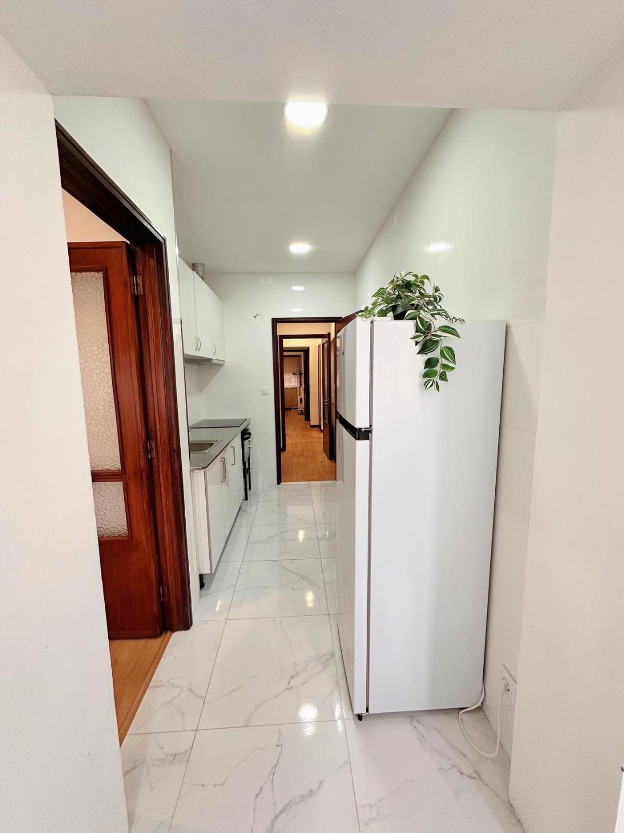 Ferienwohnung Downtown 2 Minutes By Walk To Center And Metro-Direct To Airpot T4 Porto Exterior foto